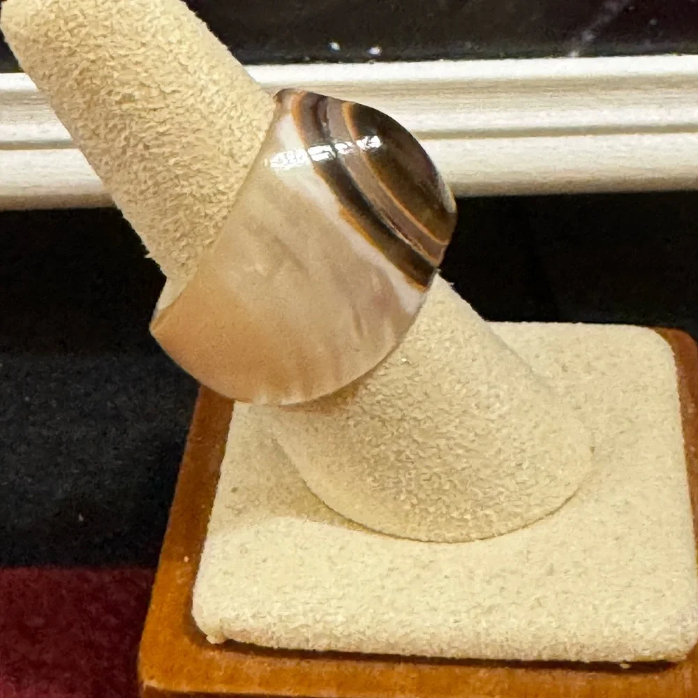 Fabulous unique mother of pearl natural shell ring